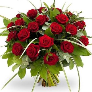 25 red roses with greenery | Flower Delivery Reutov